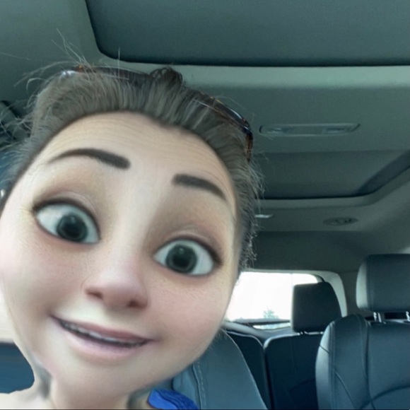 Profile Picture of Holley Athay (@hbjllc) on Poshmark