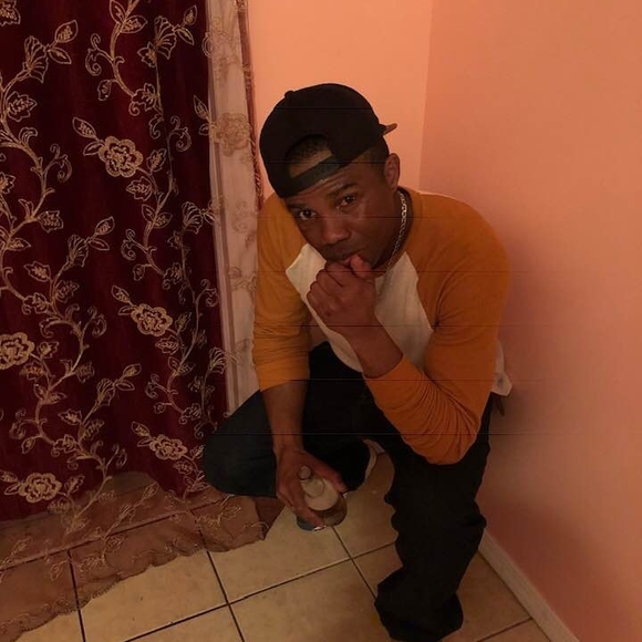 Profile Picture of Santos cacho Cacho (@santoscacho68) on Poshmark