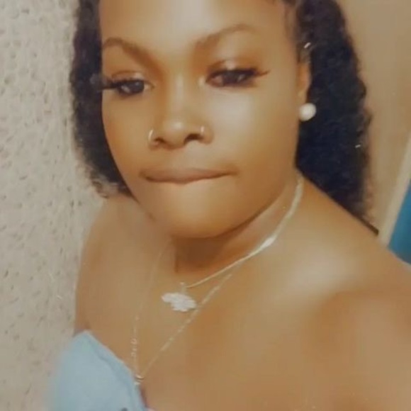 Profile Picture of Seon Campbell campbell (@campbellseon24) on Poshmark