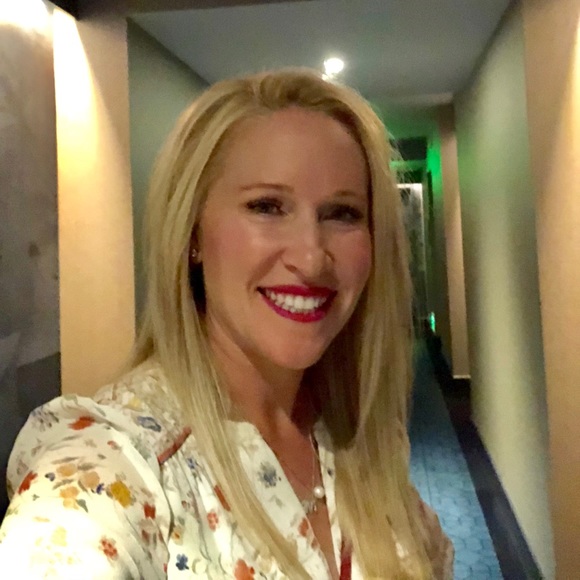 Profile Picture of Hayley Servatius (@hayleyserv) on Poshmark