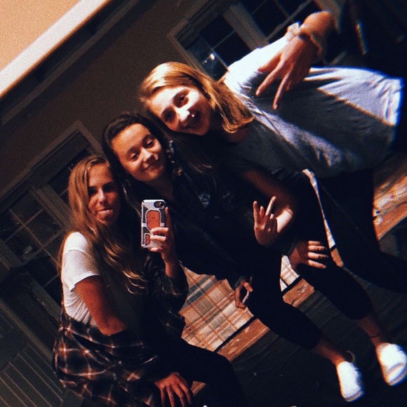 Profile Picture of Maggie Halbruner (@maggiehal) on Poshmark