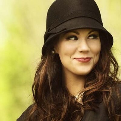 Profile Picture of Jennifer Wakefield (@JennCWakefield) on Twitter