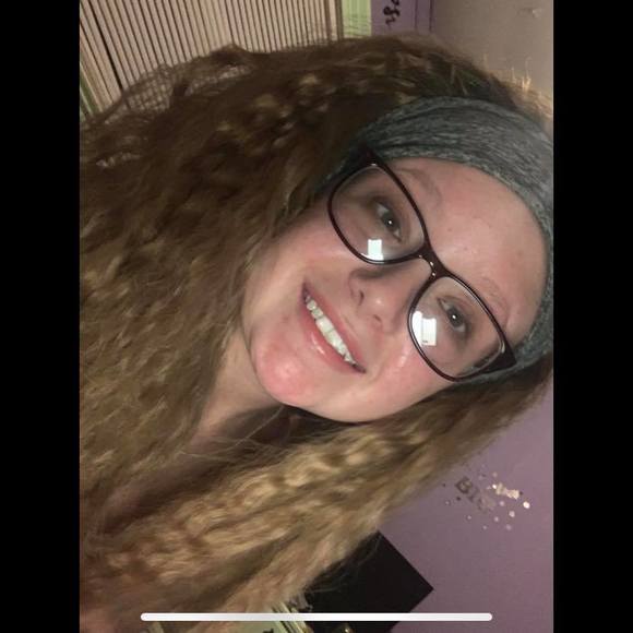 Chasity Lee hurt - Poshmark Profile Picture of Chasity Lee hurt (@chasityhurt19) on Poshmark