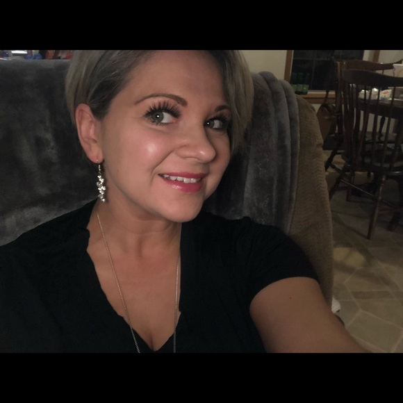 Profile Picture of Jessica Mayo (@jess5142016) on Poshmark