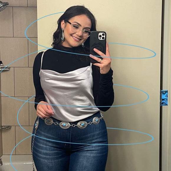 Profile Picture of Adriana Torres (@farasha_flip) on Poshmark
