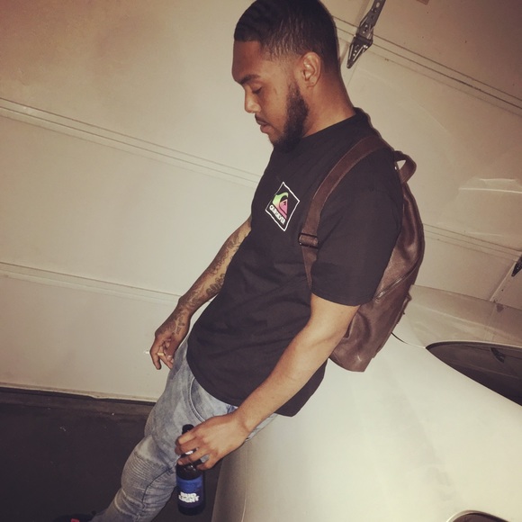 Profile Picture of Shawn Epps (@stockkkpop) on Poshmark
