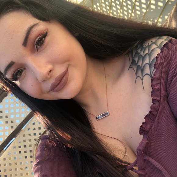 Profile Picture of Cheyanne Manning (@cheylikeice) on Poshmark