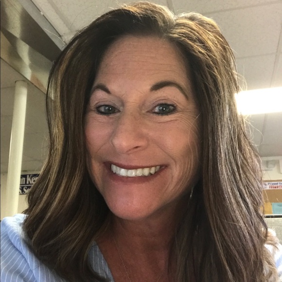 Profile Picture of Cindy Matuzek roy (@cindysunwanted) on Poshmark