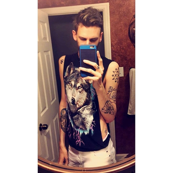 Profile Picture of Scott Hodge (@scottjacob10) on Poshmark