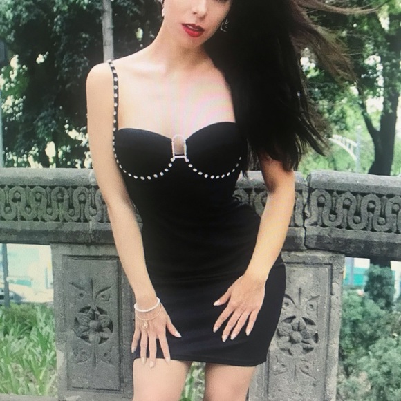 Profile Picture of Addison Adams (@addisonadams121) on Poshmark