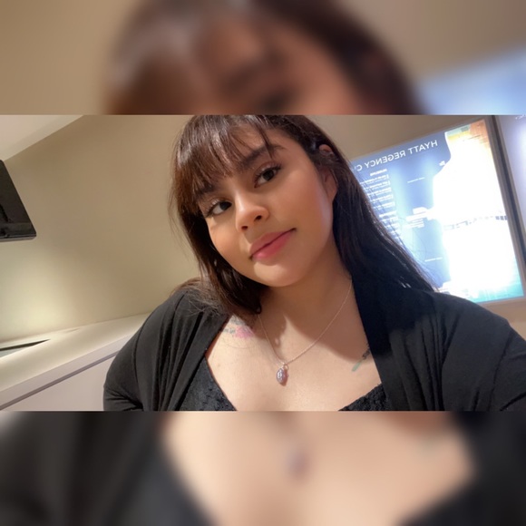 Profile Picture of Ruby Guzman (@rubyguzman844) on Poshmark
