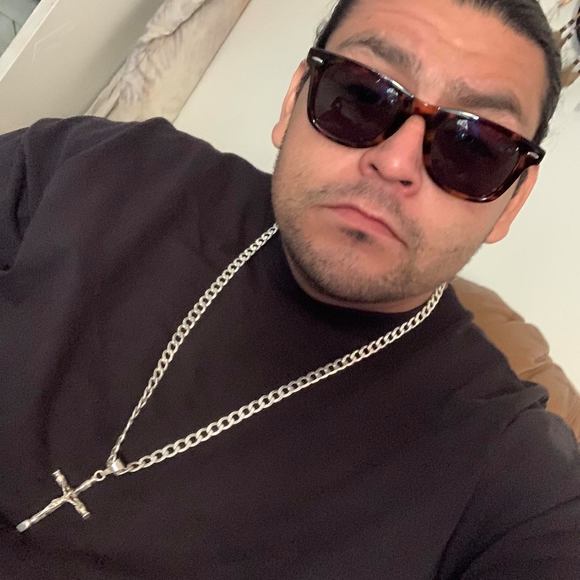 Profile Picture of Christopher Telles (@c_telles) on Poshmark