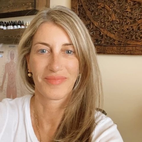 Profile Picture of Annette Shellenbarger (@annetteshellenb) on Poshmark