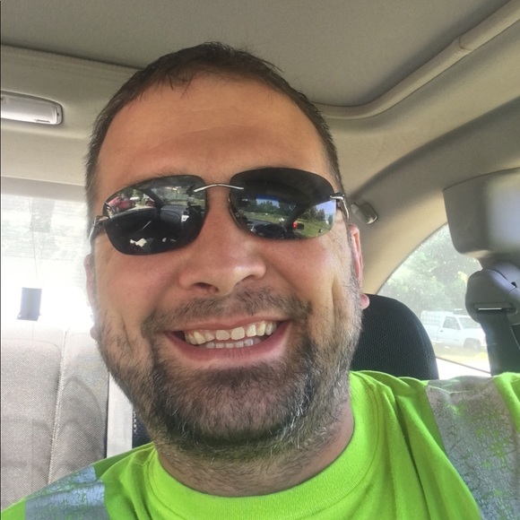 Profile Picture of Kyle Vandergriff (@kylevandergriff) on Poshmark