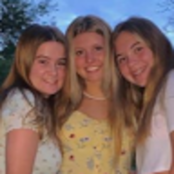 Profile Picture of Kayla Dembiec (@dembikay000) on Poshmark