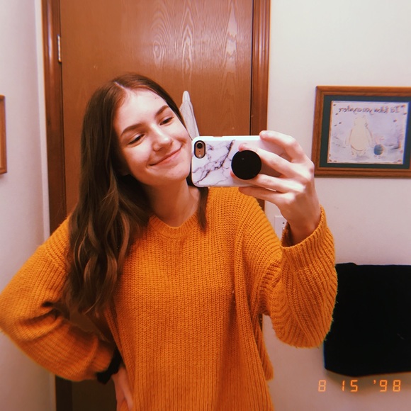 Profile Picture of Jessica Loehrs (@jessicaloehrs) on Poshmark