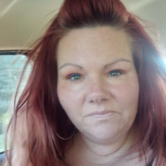 Profile Picture of Holly Vandevelde (@hollyvandevelde) on Poshmark