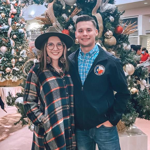 Profile Picture of Kerry Moore (@kerrymoore195) on Poshmark