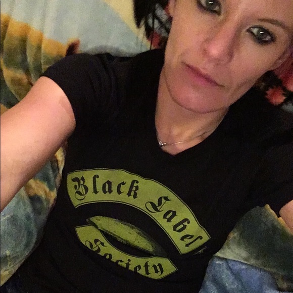 Profile Picture of Misty Ijams (@mistycherell) on Poshmark