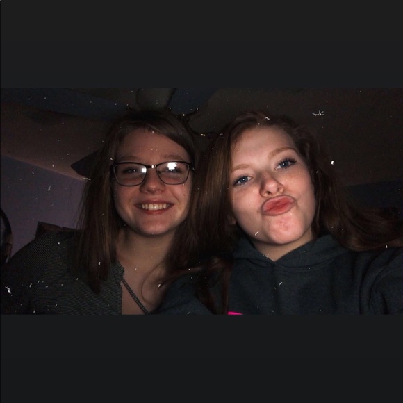 Profile Picture of Kami Bogden (@kamibogden) on Poshmark