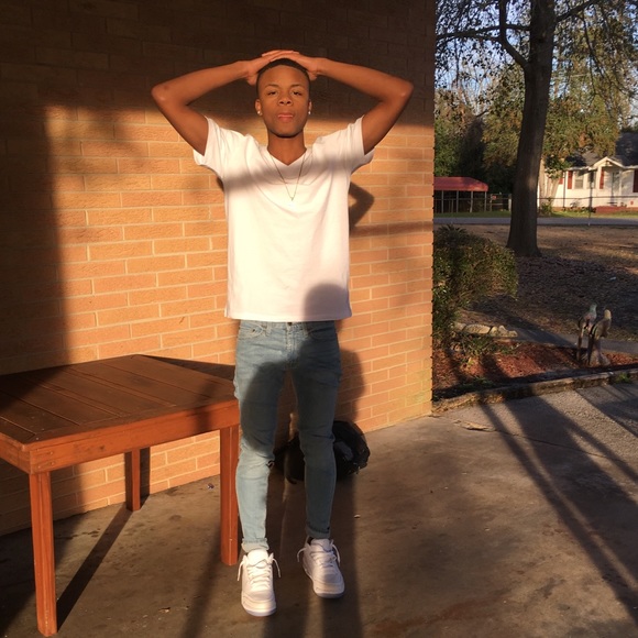 Profile Picture of Tony Adams (@dripptony17) on Poshmark