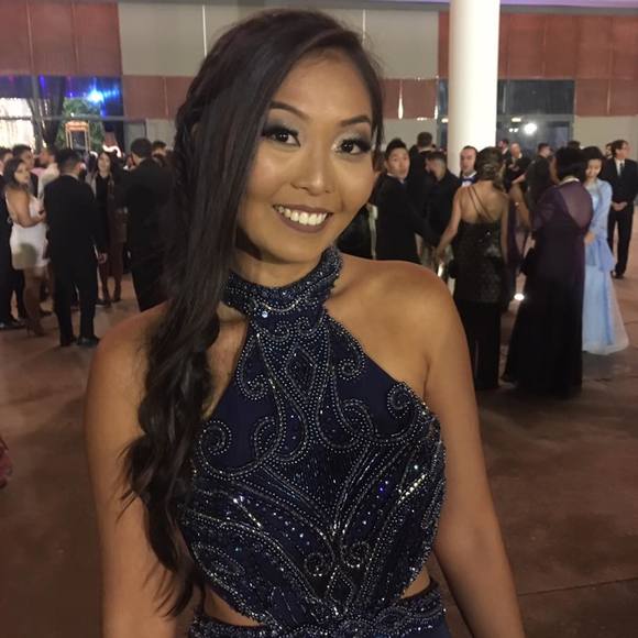 Profile Picture of Karen Toyoda (@katoyoda) on Poshmark