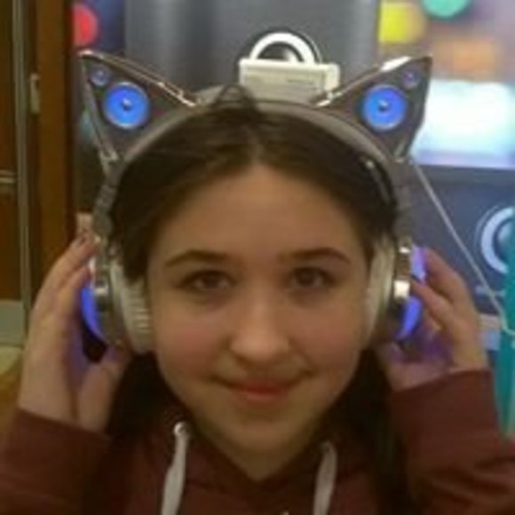 Ivory Brown - Poshmark Profile Picture of Ivory Brown (@ivoryfox14) on Poshmark