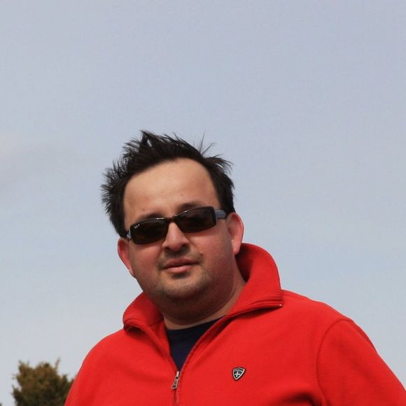 Profile Picture of Daniel Maldonado (@danielmaldon668) on Poshmark