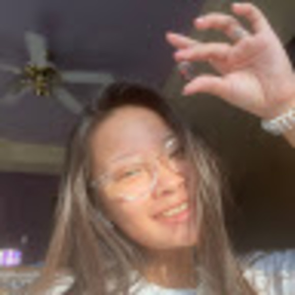 Profile Picture of Amy Mcguffey (@arxmcguff) on Poshmark