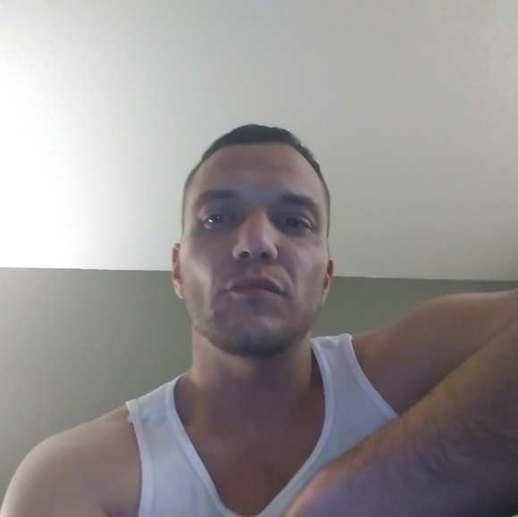 Profile Picture of Bob Oliver (@phylliswhite69) on Poshmark