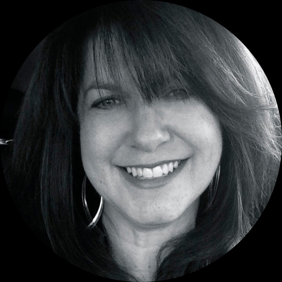 Profile Picture of Dawn Berlinsky (@dawnalison22) on Poshmark