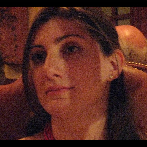 Profile Picture of Alessandra Vecchi (@amvecchi78) on Poshmark