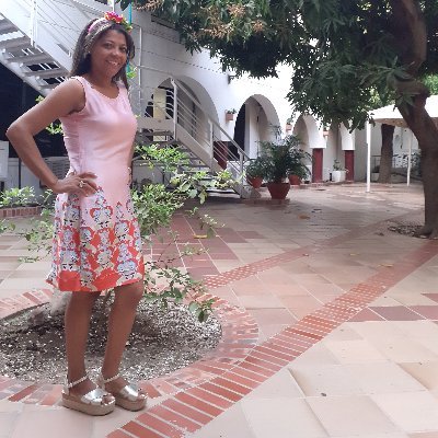 Profile Picture of Elizabeth Reales (@ElizabethReale5) on Twitter