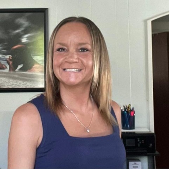 Profile Picture of Heather Albert (@sports83) on Poshmark