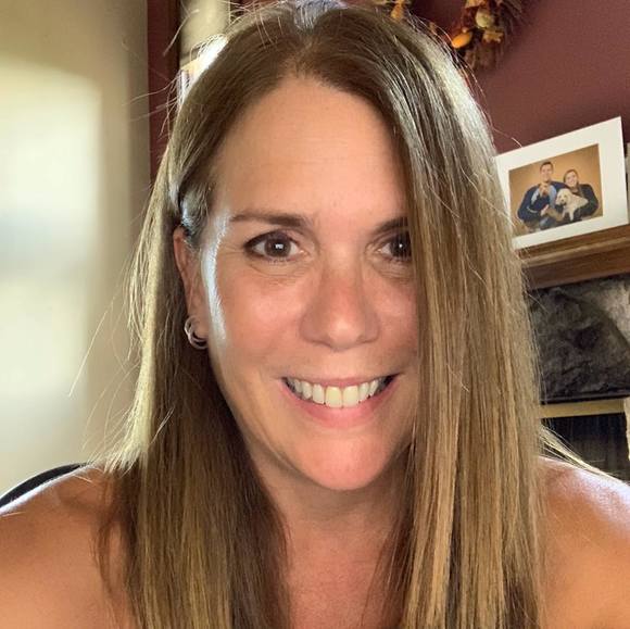 Profile Picture of Melissa Gerndt (@melissagerndt) on Poshmark