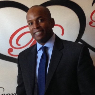 Profile Picture of Julian Goodman (@doggiehousehome) on Twitter