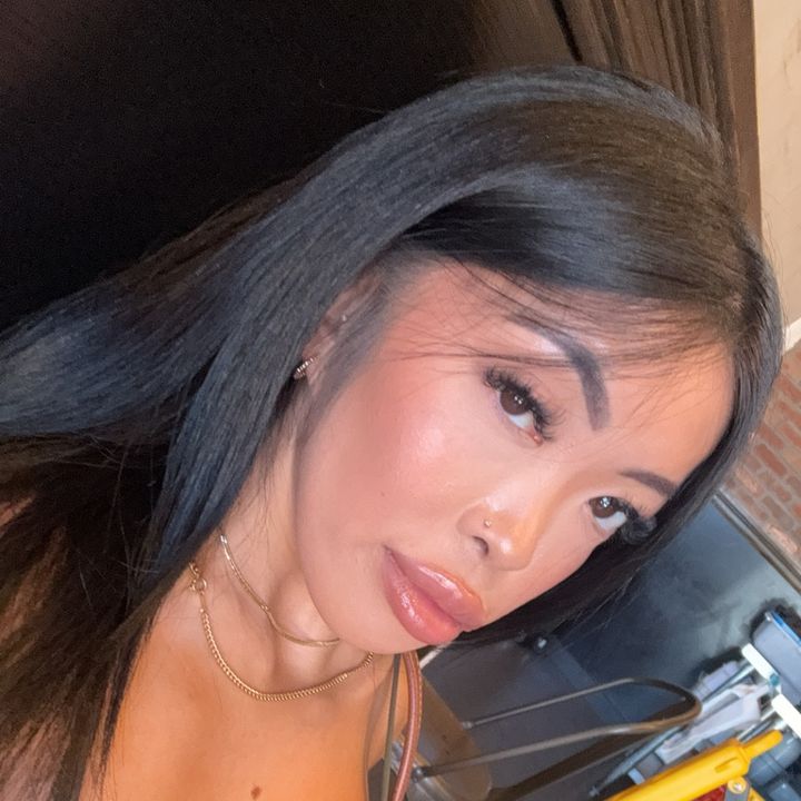 Profile Picture of jenn (@jenn.hub) on Tiktok
