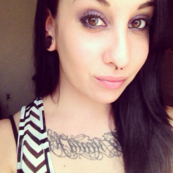 Profile Picture of Danielle Atelek (@666danielle) on Poshmark