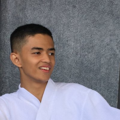 Profile Picture of  🚪 (@DeyroRomeo) on Twitter