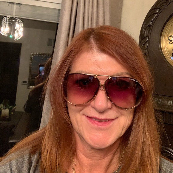 Profile Picture of Hanna Decristofaro (@hdecristofaro) on Poshmark