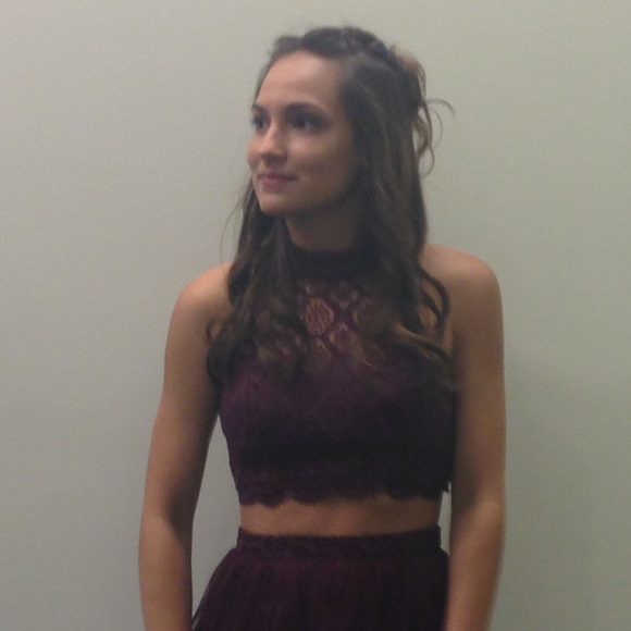 Profile Picture of Shelby Hendry (@shelbygrayce) on Poshmark