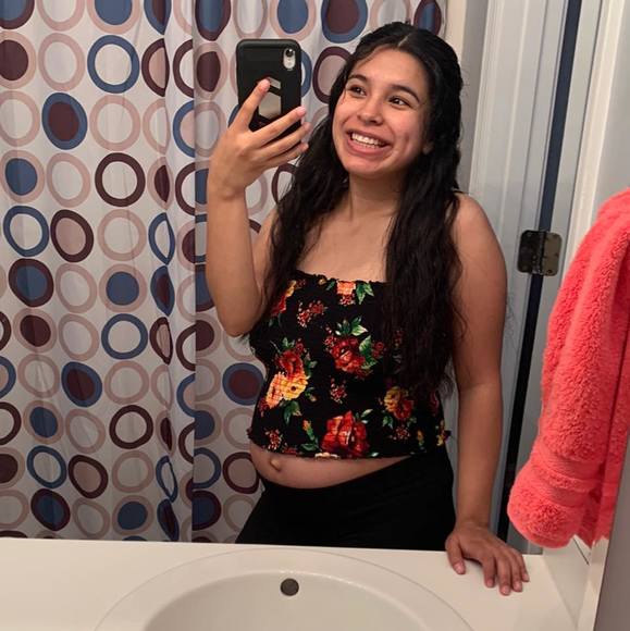 Profile Picture of Alexis Villarreal (@lexxthequeen_) on Poshmark