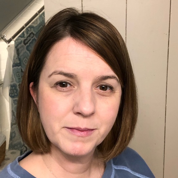 Betsy Hlavac - Poshmark Profile Picture of Betsy Hlavac (@betsy776) on Poshmark