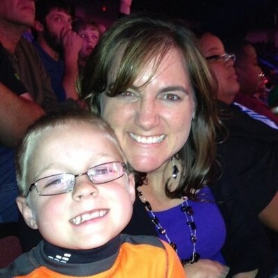 Profile Picture of Kristi Lang (@HowieChickLang) on Twitter