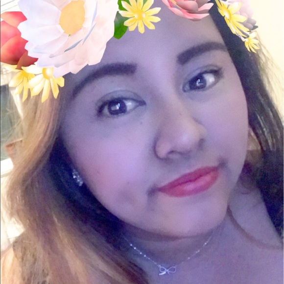 Profile Picture of Roselyn Serohijos (@kikay23) on Poshmark