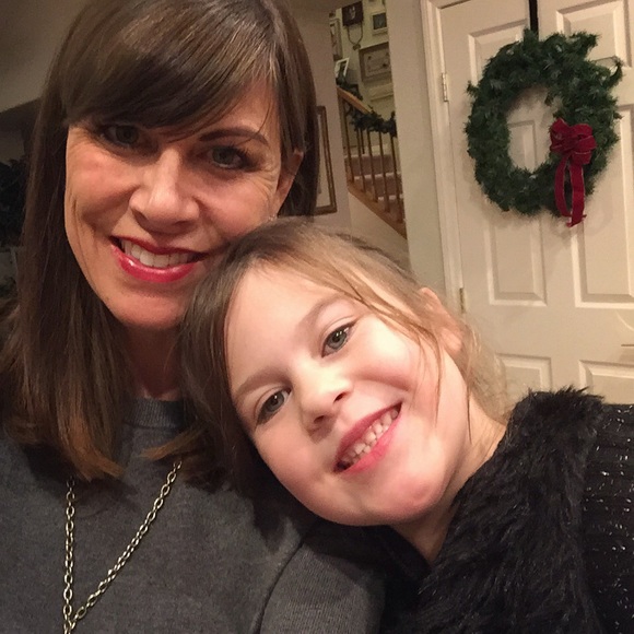 Profile Picture of Jeanne Clayton (@claytonjeanne1) on Poshmark