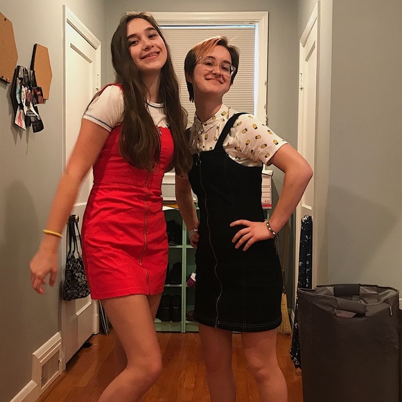 Profile Picture of Julia Henslee (@jbhenslee) on Poshmark