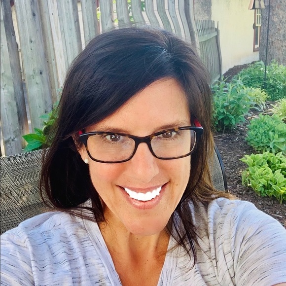 Profile Picture of Jolene Caselli (@jmcaselli) on Poshmark