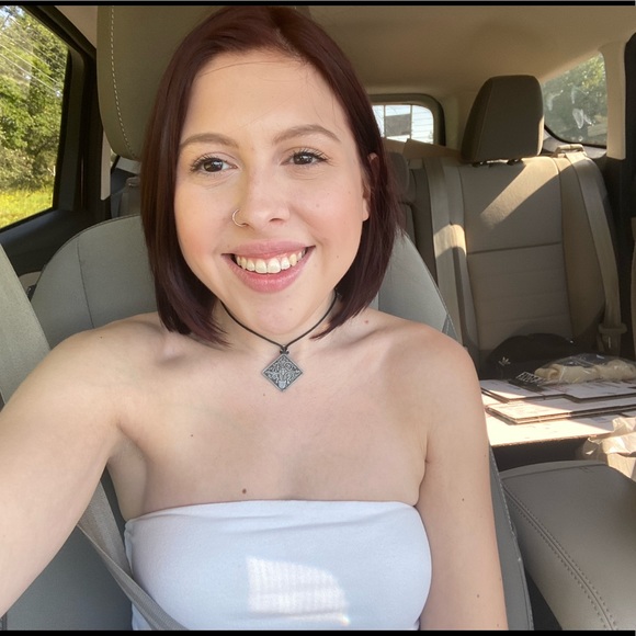 Profile Picture of Jessica Minarcik (@jsaltz0312) on Poshmark