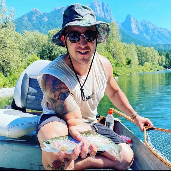 Profile Picture of Cole Rogozinski (@ff_cole) on Poshmark